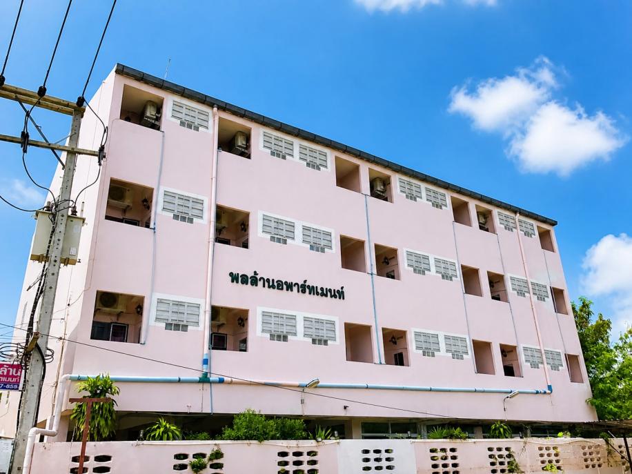 Ponlaan Apartment