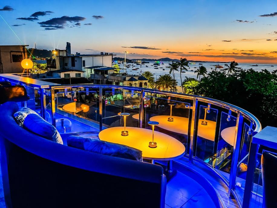 The Globe Hotel Bar and Restaurant