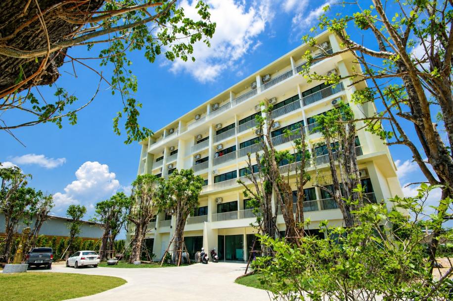 Porestva Hotel Sriracha
