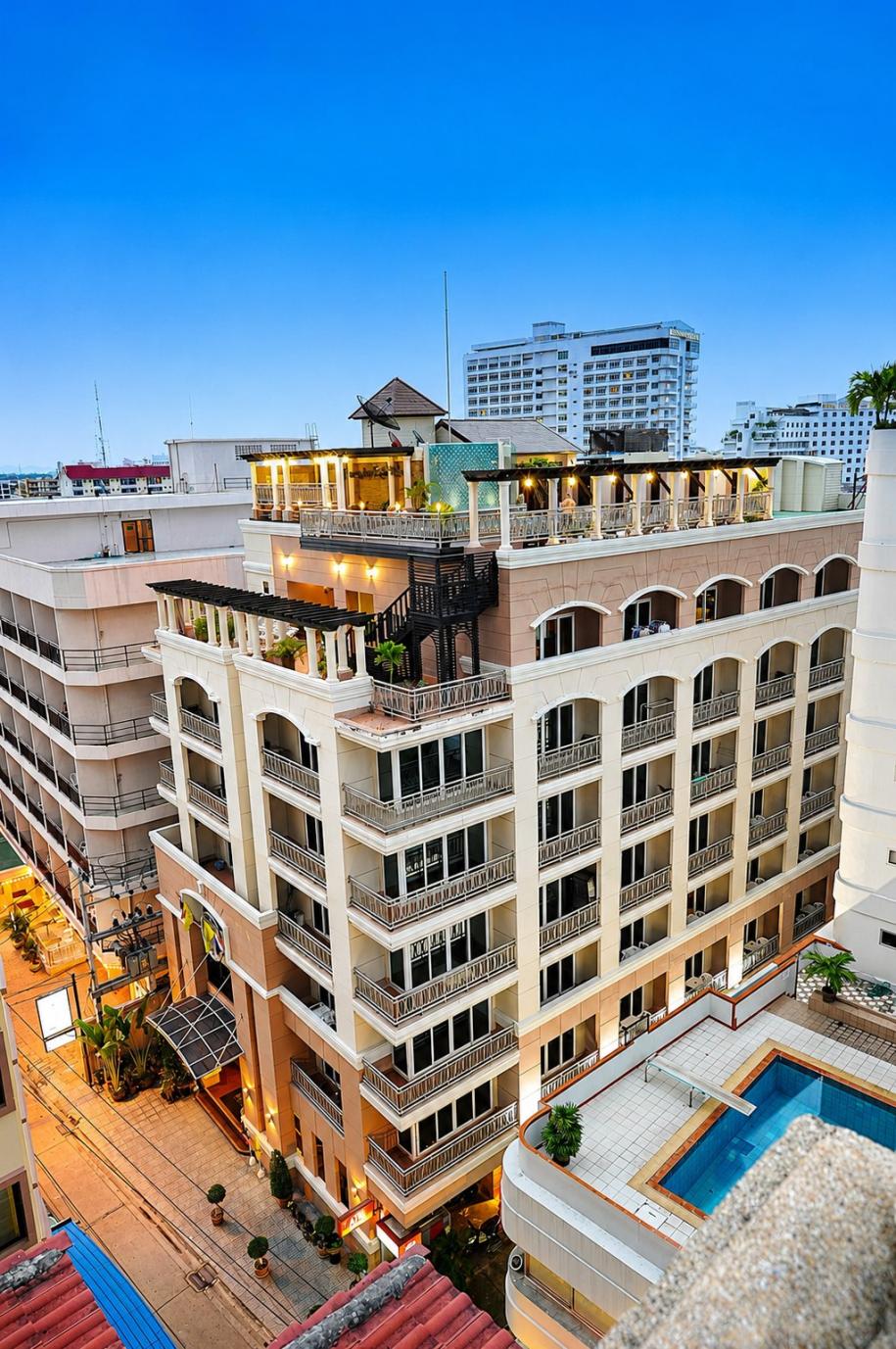 Whitehouse Condotel