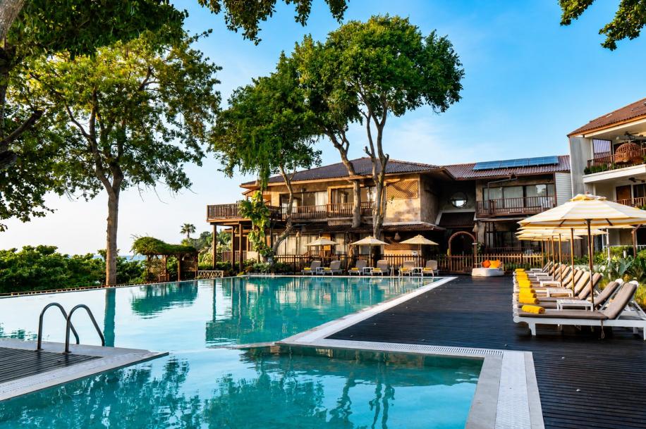 Birds and Bees Resort