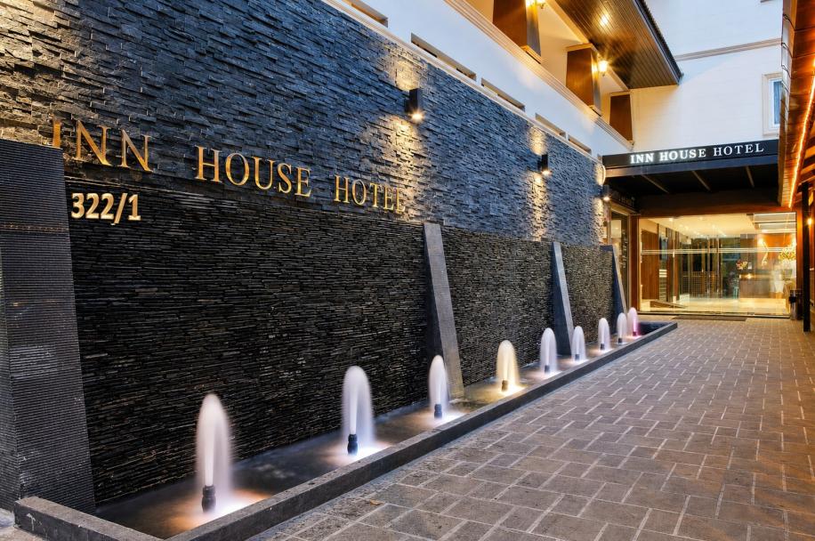 Inn House Hotel