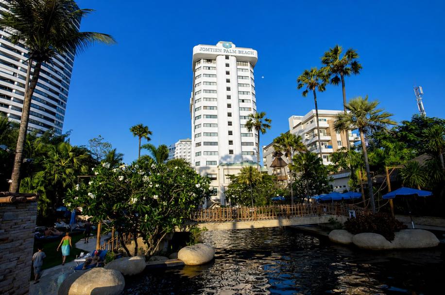 Jomtien Palm Beach Hotel And Resort