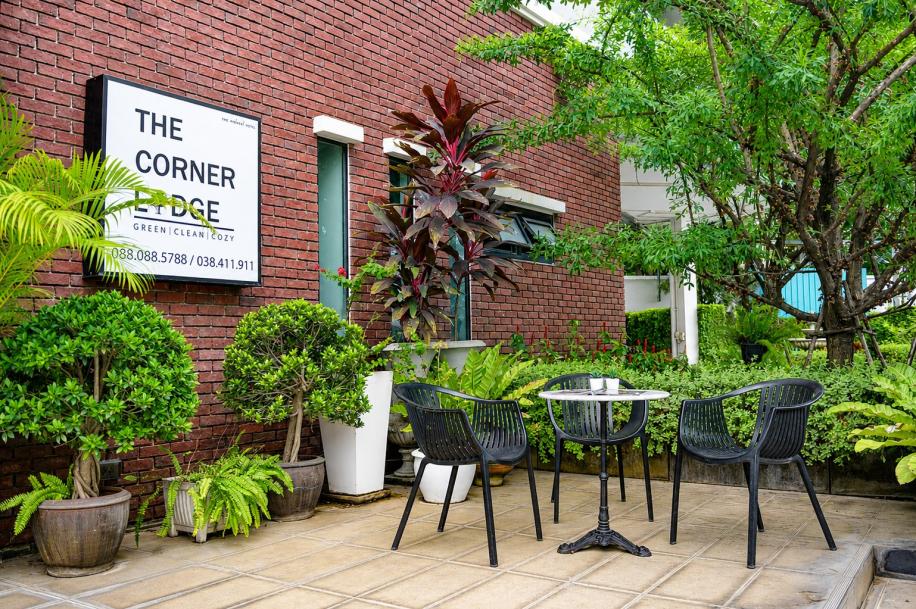The Corner Lodge