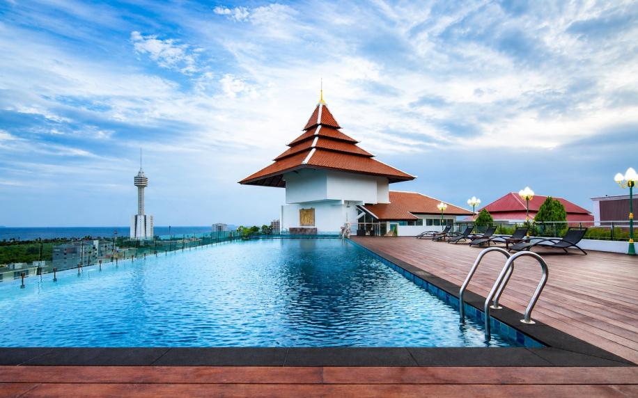Aiyara Grand Hotel